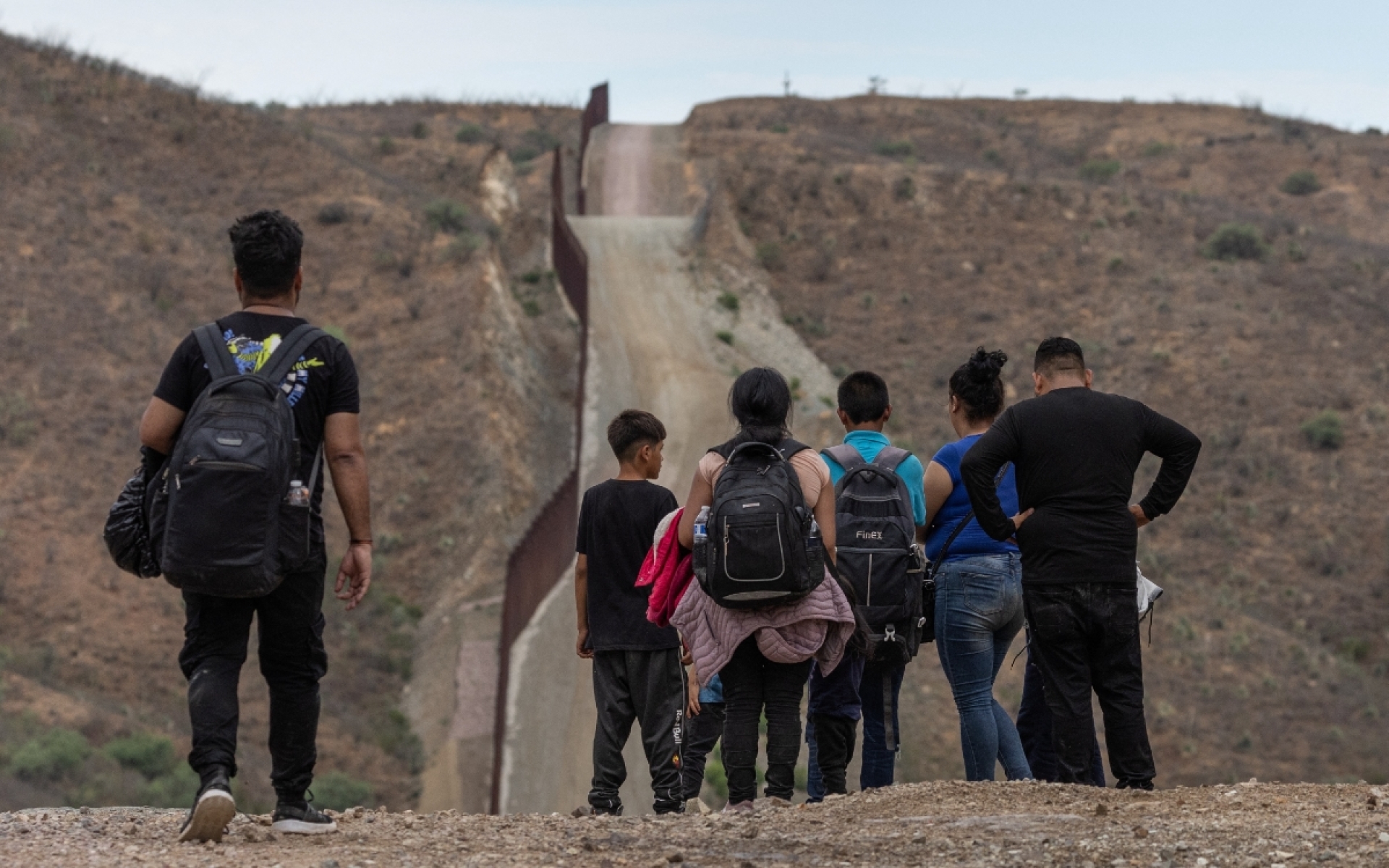 Cuatro mexicanos enfrentan cargos en Estados Unidos por tráfico de migrantes