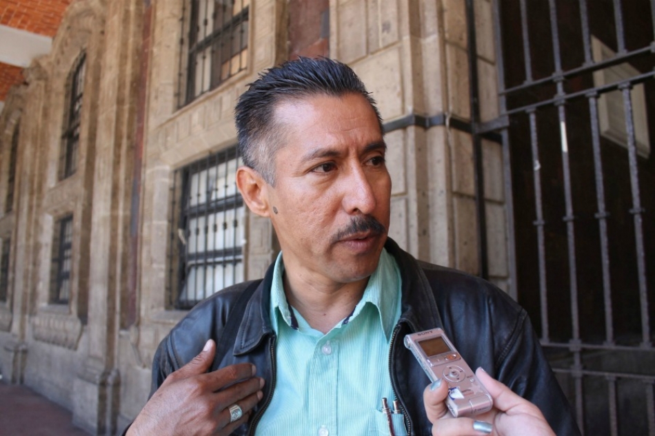 Denuncian que aún existen adeudos del IEBEM a maestros