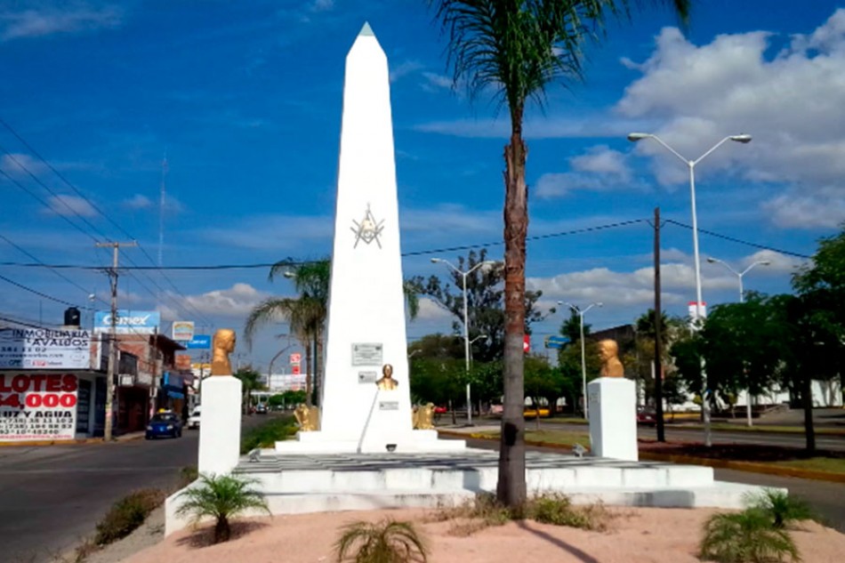 Se quejan regidores de Cuautla de monumento masónico