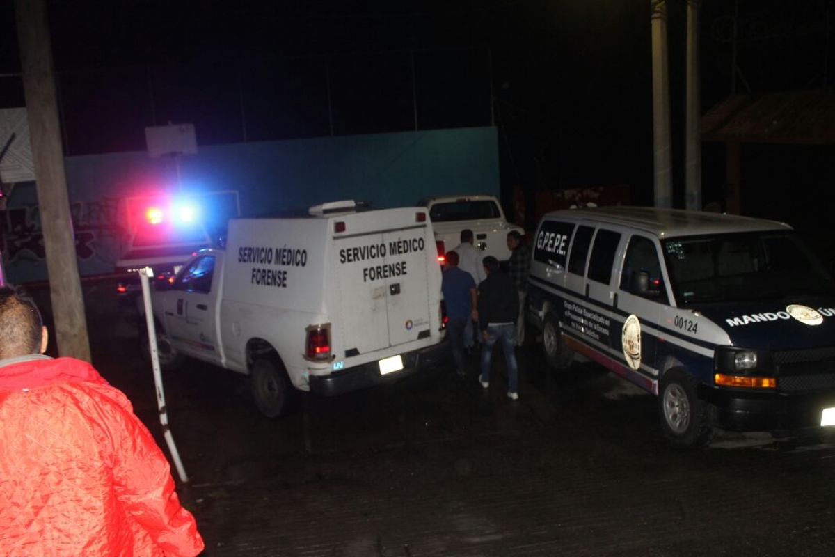 Acribillan a un joven afuera de su casa