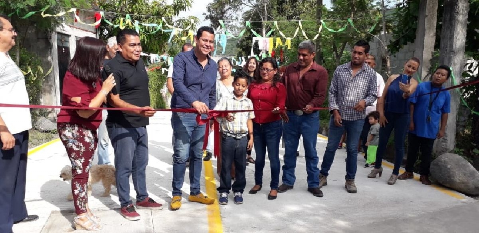 Inauguran pavimentación de las calles Nochebuena y Ejido Velázquez de El Jicarero
