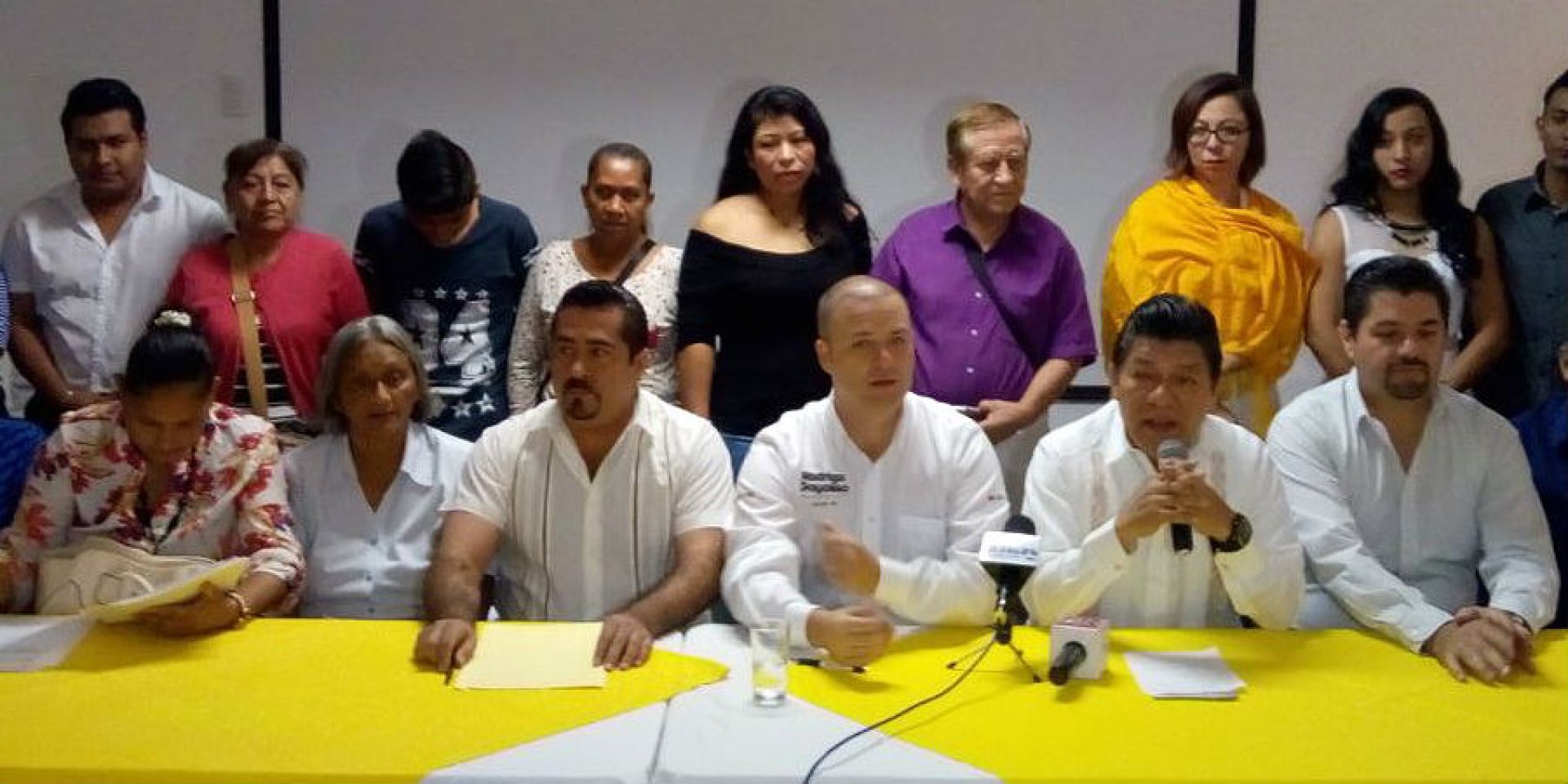 Anuncian priistas su adhesión al PRD