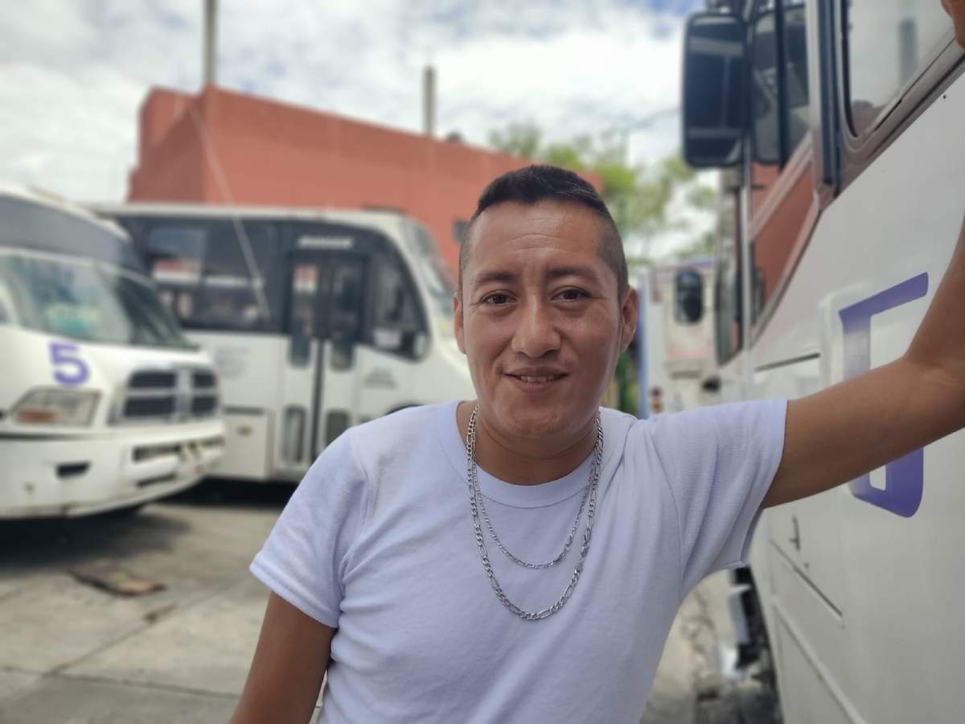 Alterna la 'ruta' con autobuses