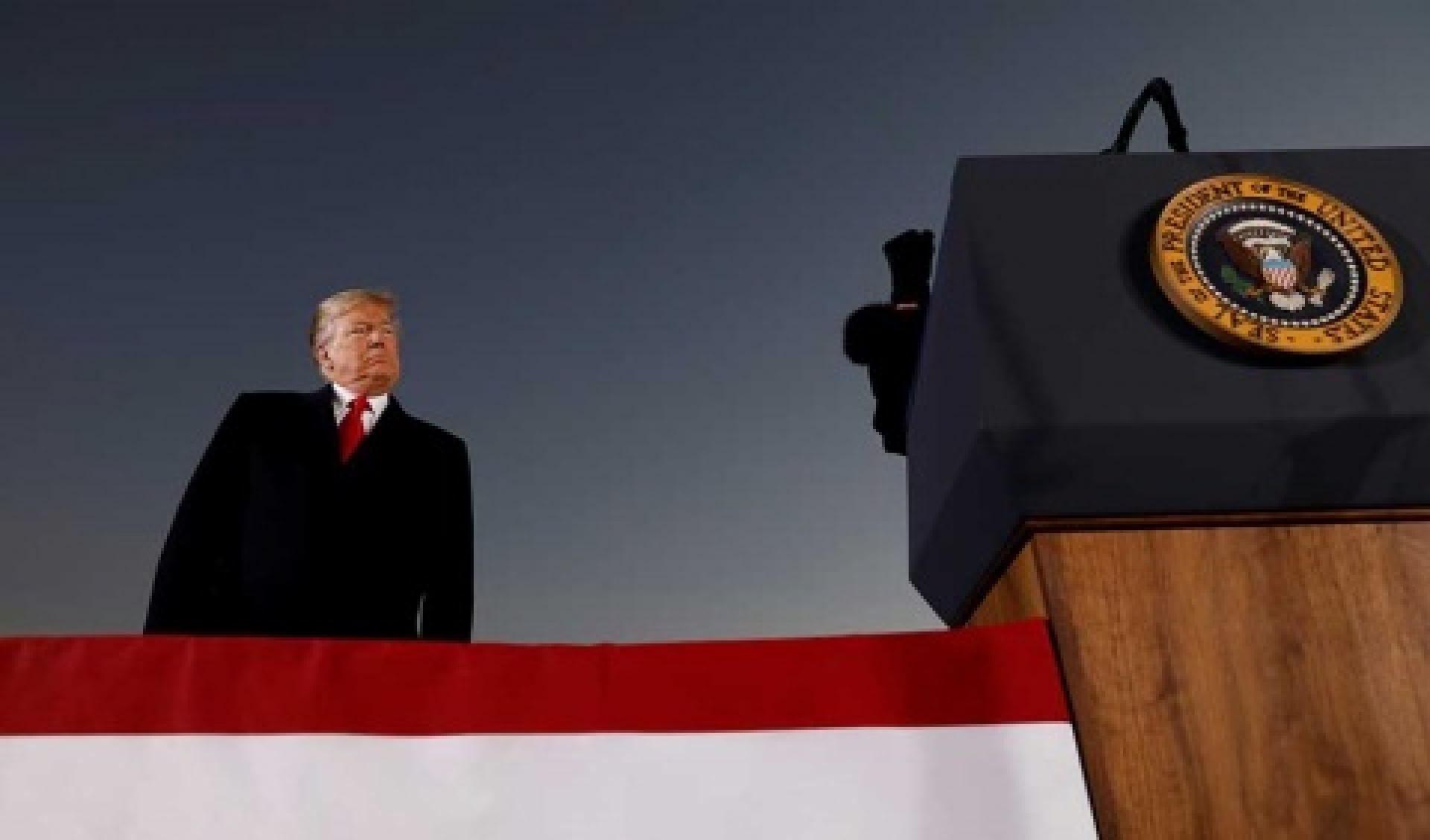 Trump revive amenaza de cierre de gobierno por muro fronterizo