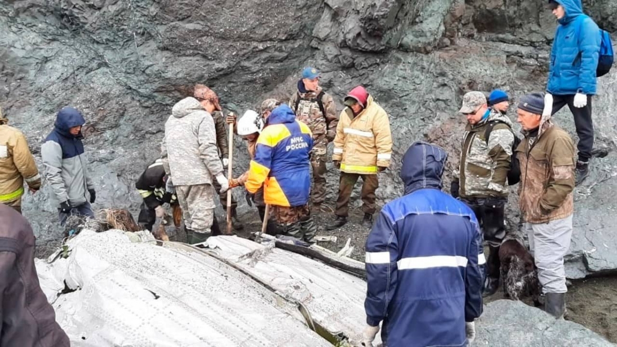 Hallan 19 cadáveres de pasajeros del avión siniestrado en Rusia