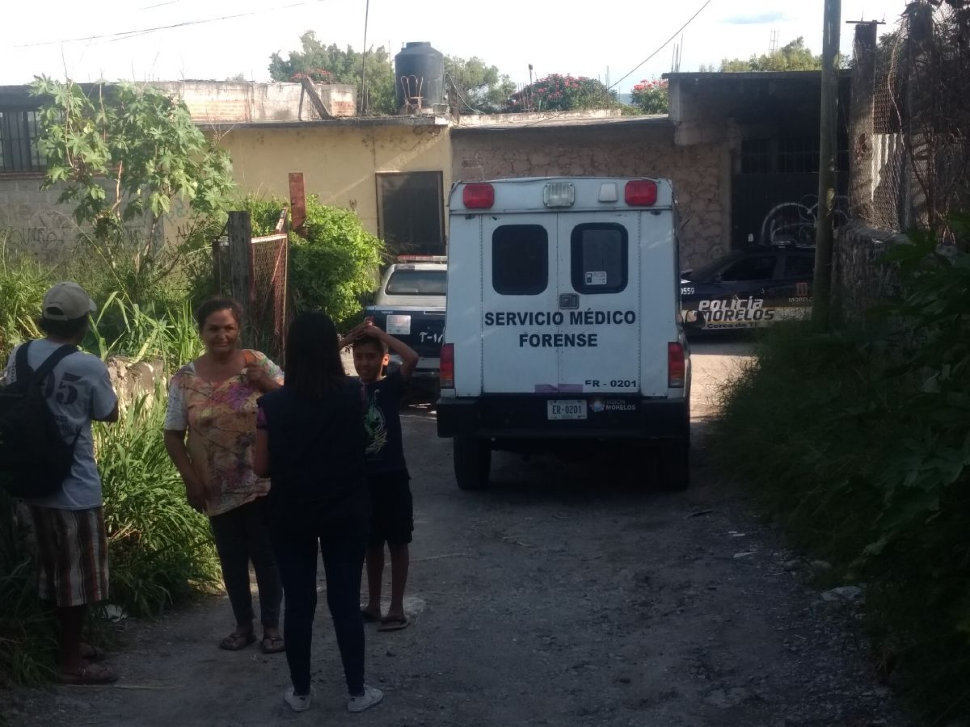 Hallan un cadáver en la cajuela de un taxi en Temixco