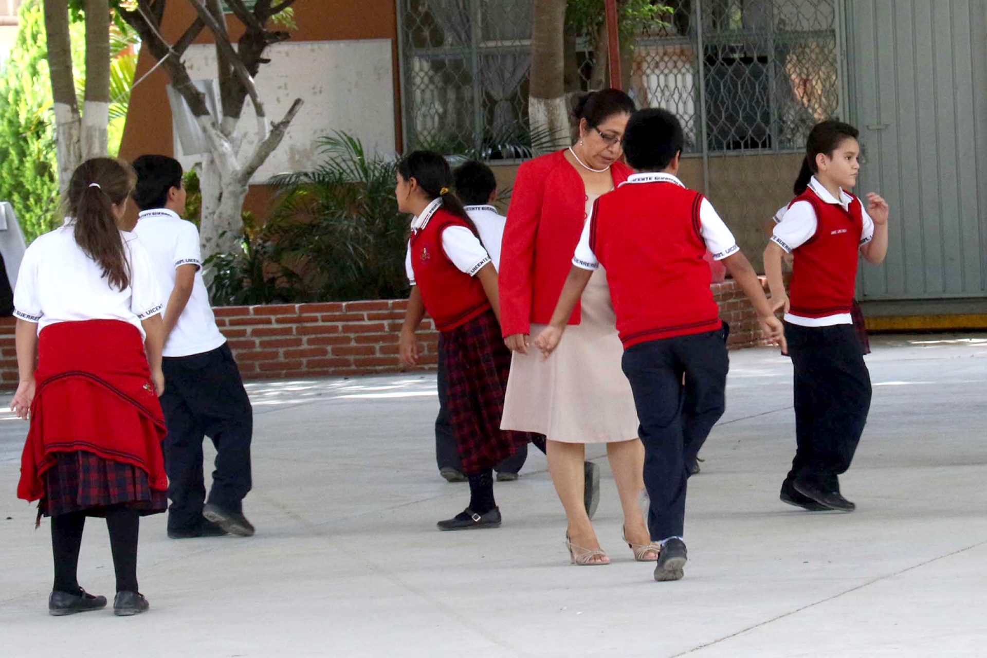 Ya están terminados los uniformes escolares gratuitos: Sedeso