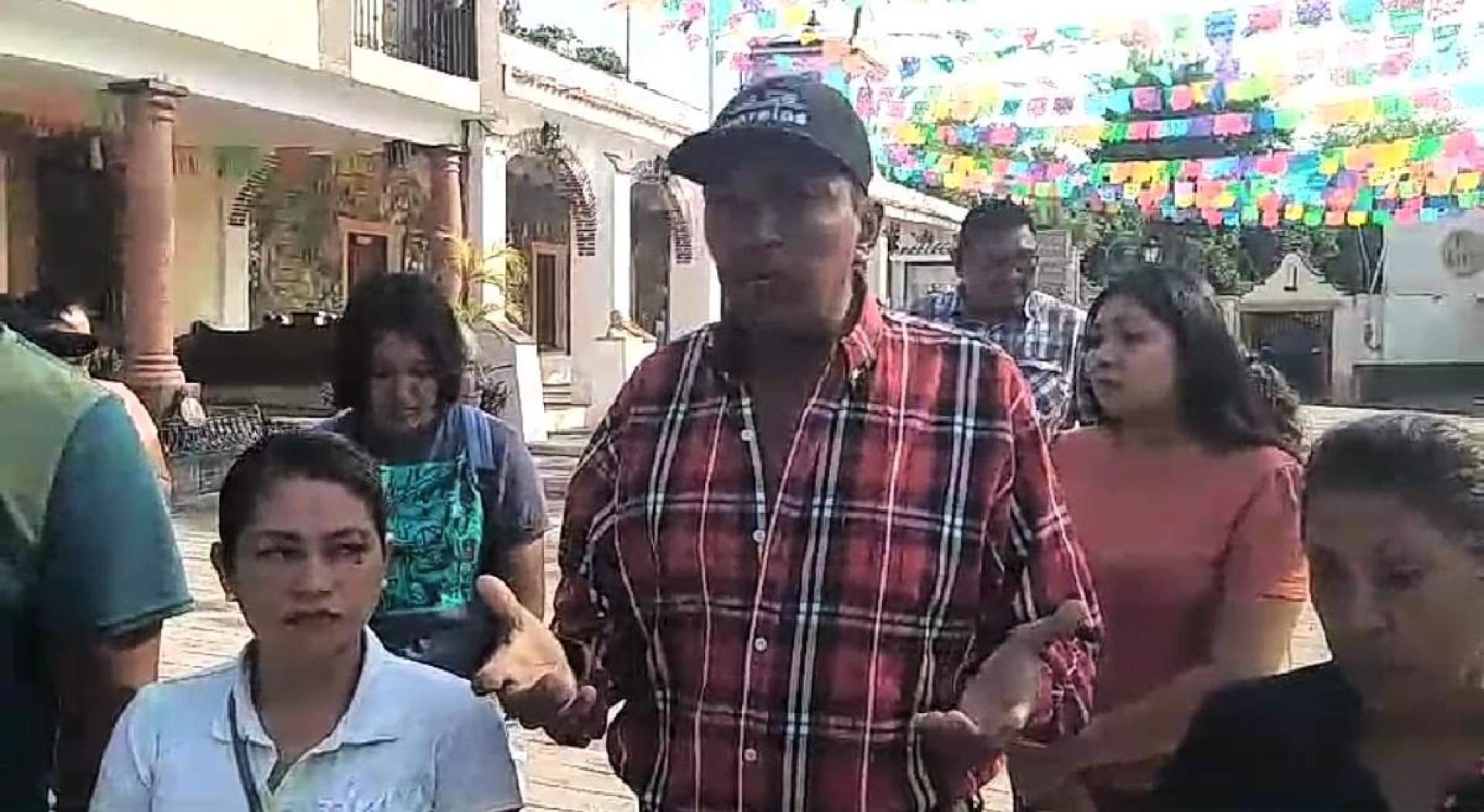 Denuncian despidos injustificados en Ayuntamiento de Mazatepec