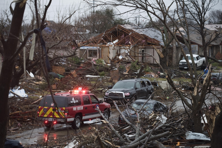 Tornados y tormentas dejan 43 muertos en EU