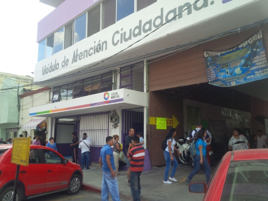 Denuncian transportistas que no pueden realizar trámites en SMyT