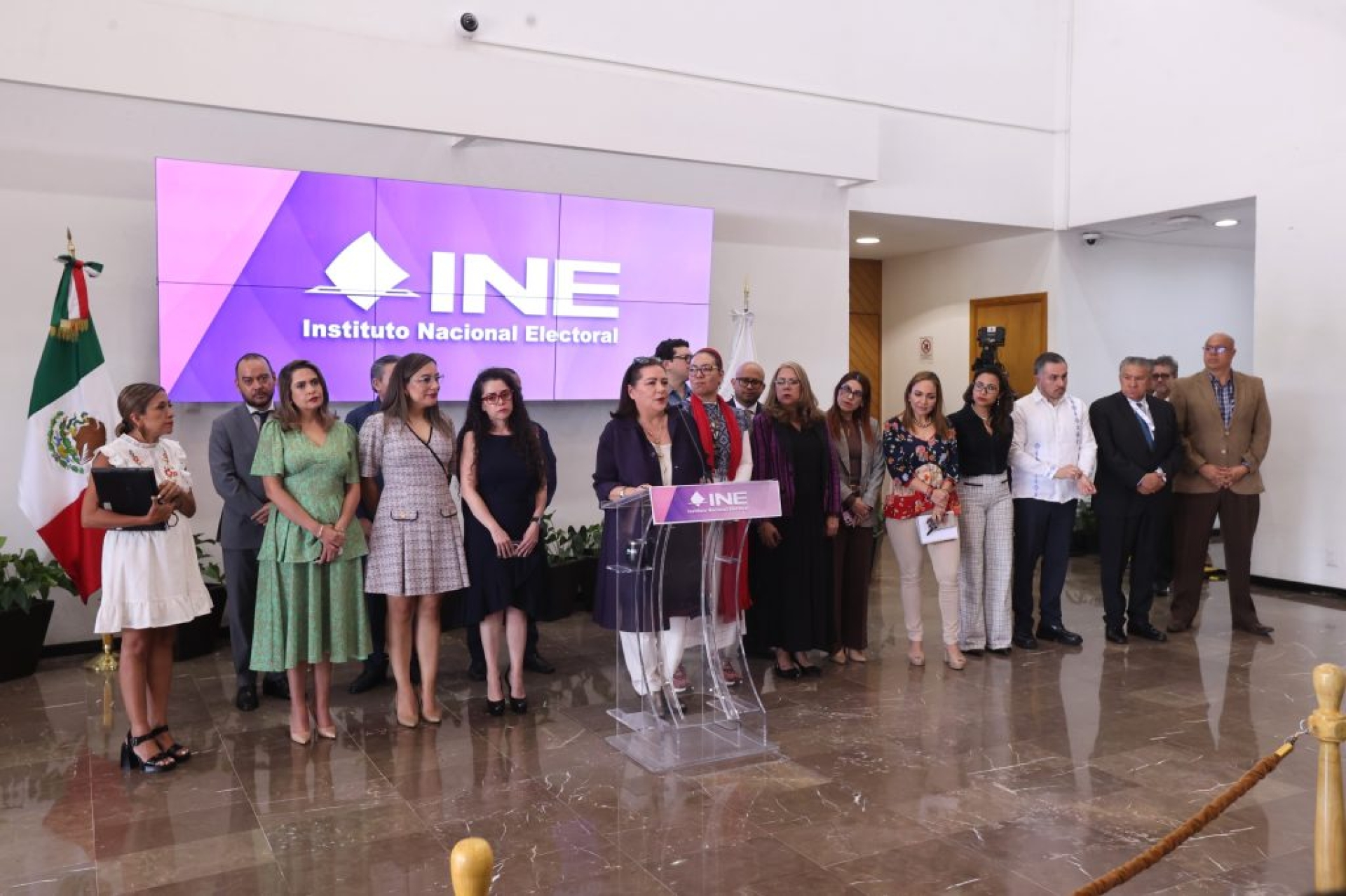 INE resolverá la próxima semana denuncia del PRI contra registro de Morena