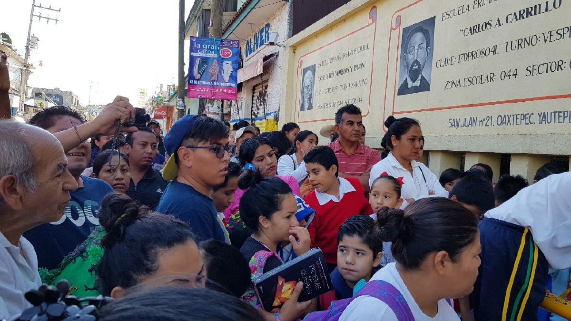 Suspenden a directora de primaria de Oaxtepec por protestas de padres de familia
