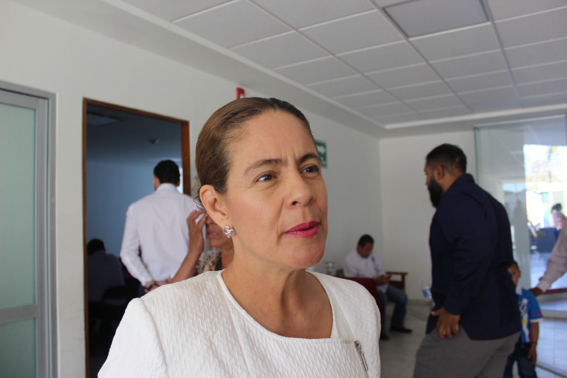 Instan a municipios a no aumentar impuestos