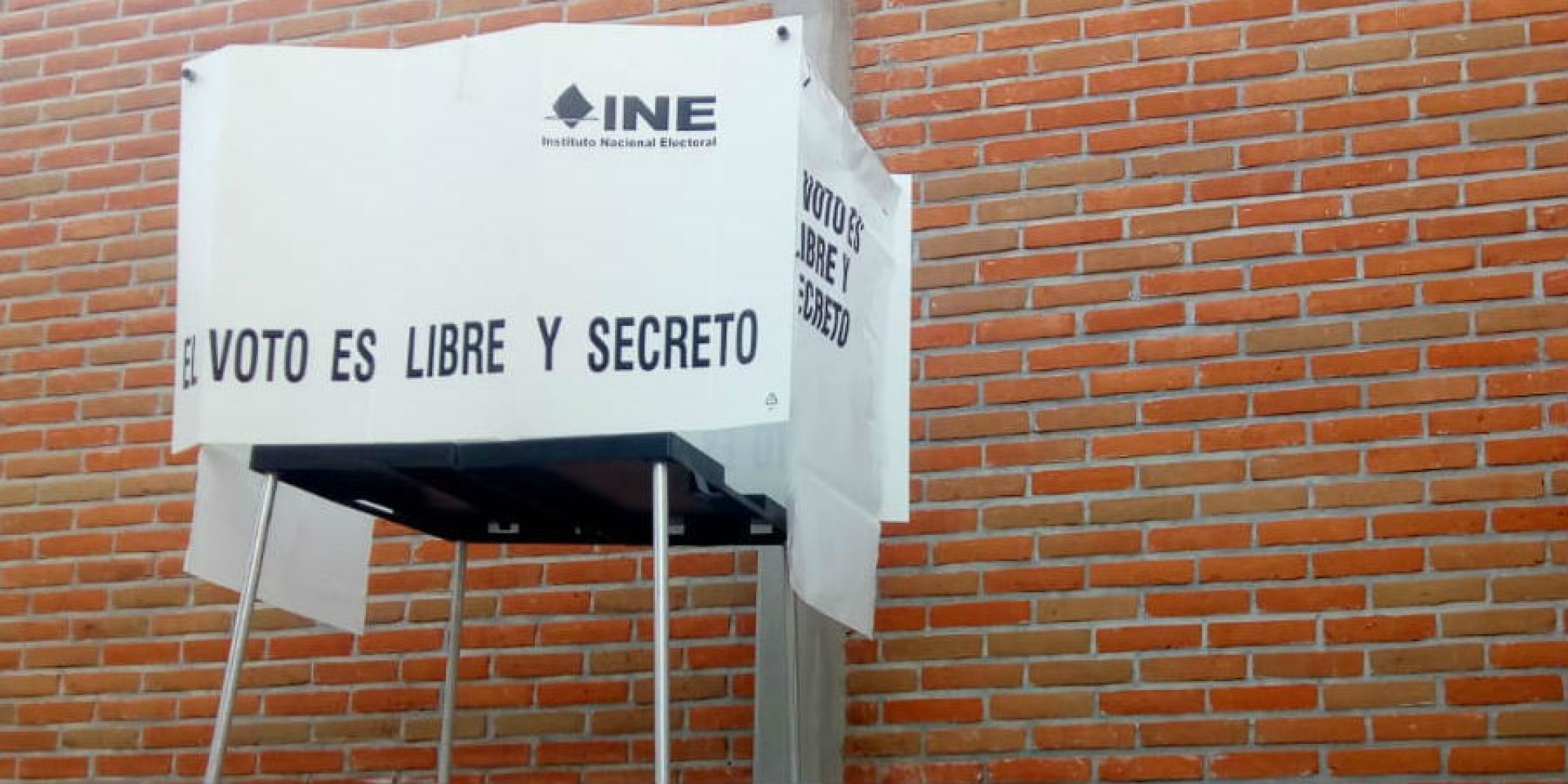 Candidatos acuden a votar