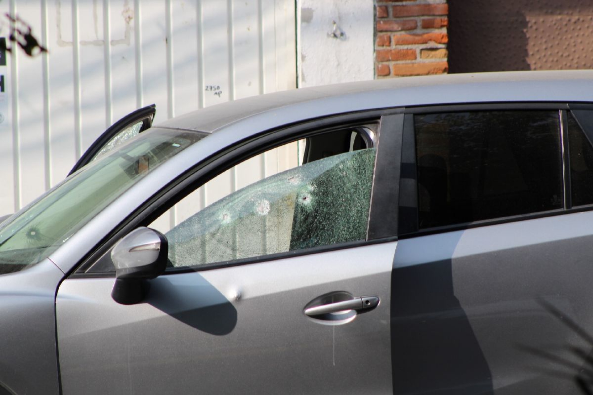 Balean a dos individuos en Jardines de Reforma