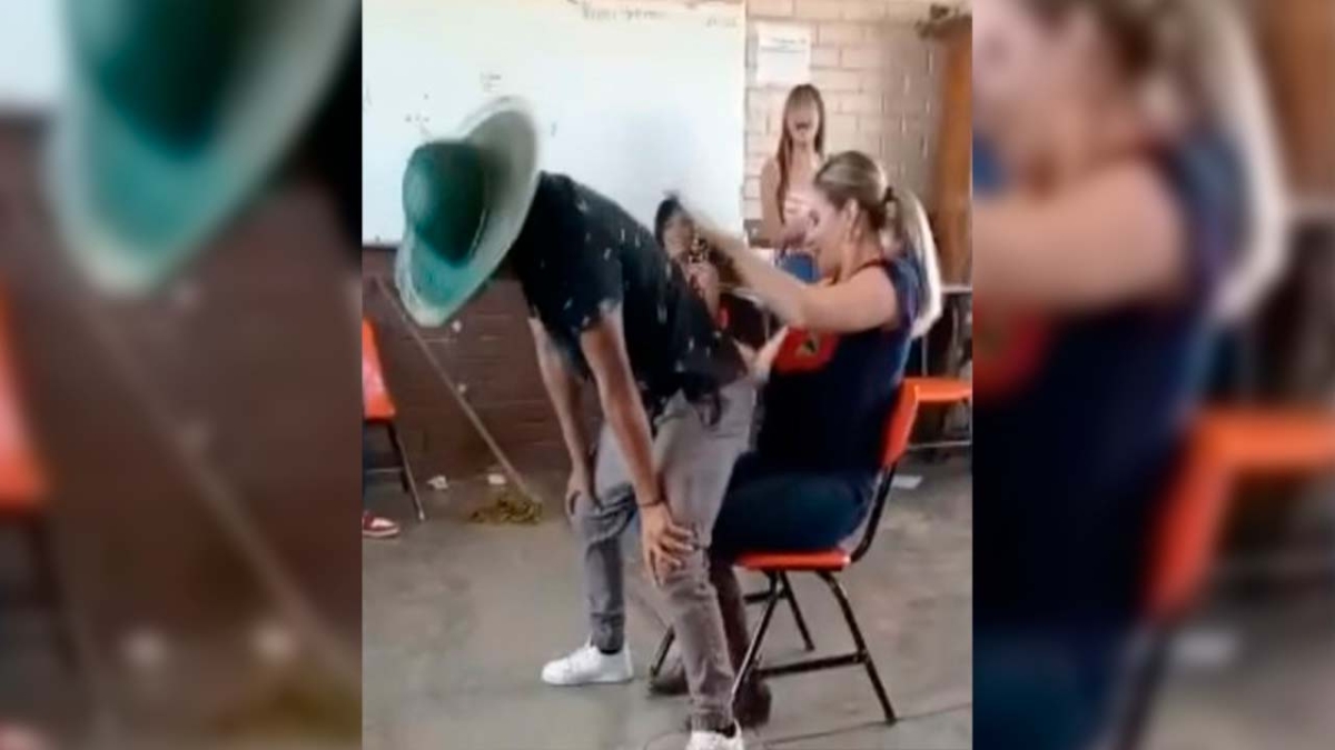 Captan a maestra 'perreando' con alumnos; ya fue suspendida