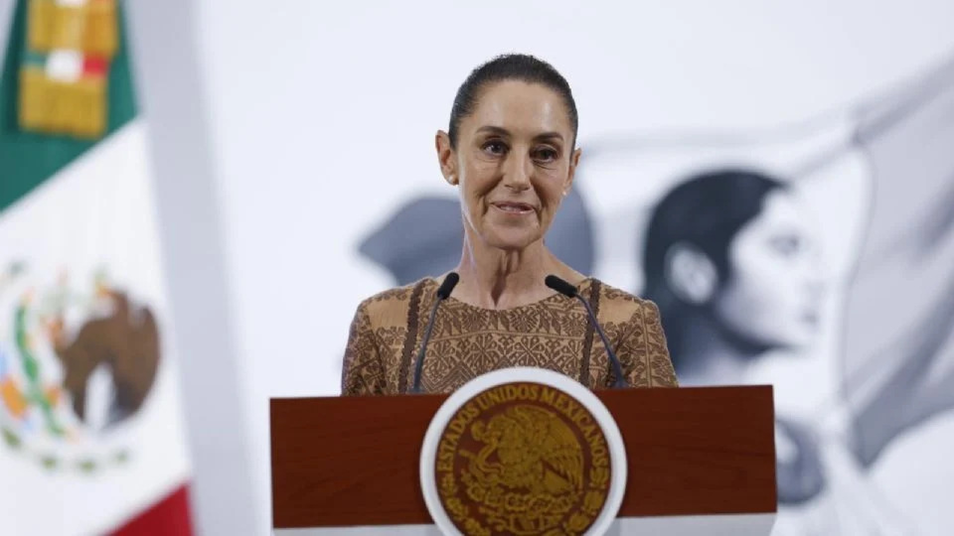 Sheinbaum invita al Papa León XIV a México tras su nombramiento