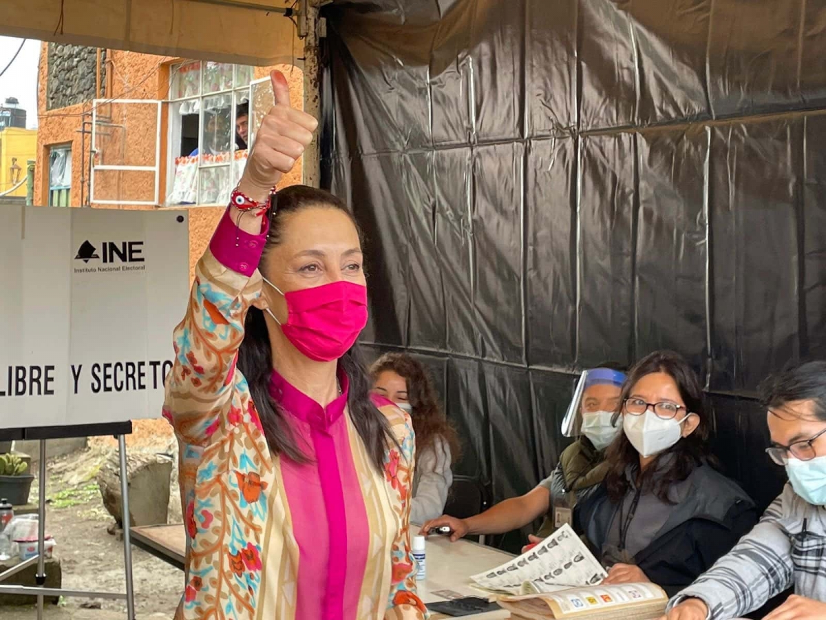 Claudia Sheinbaum sale a votar en Tlalpan