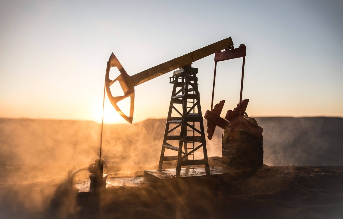 Precio del petróleo sube más del 4% antes de reunión OPEP