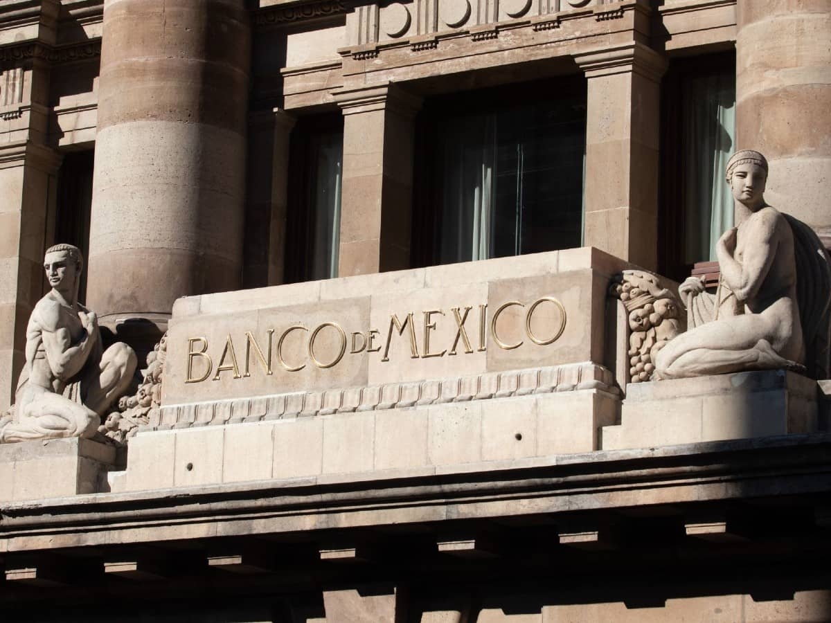 Banxico eleva la tasa de interés a 4.5%