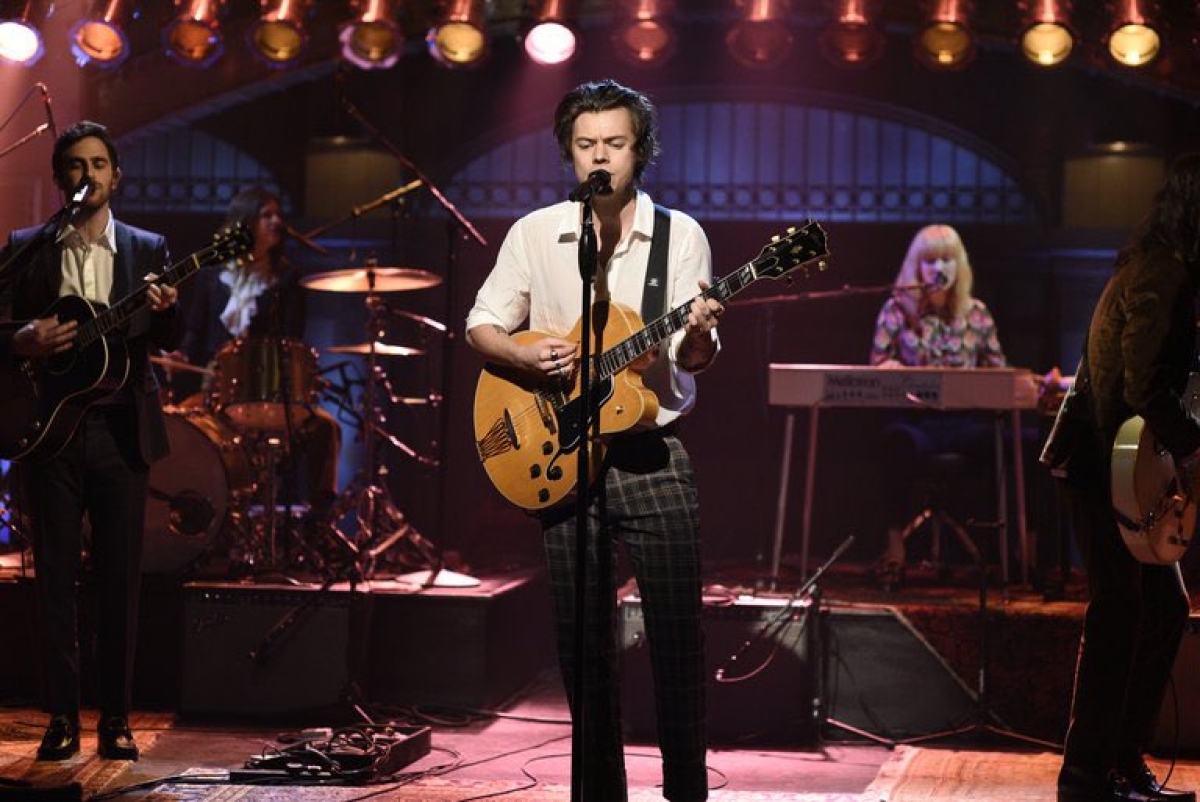 Harry Styles debuta como solista