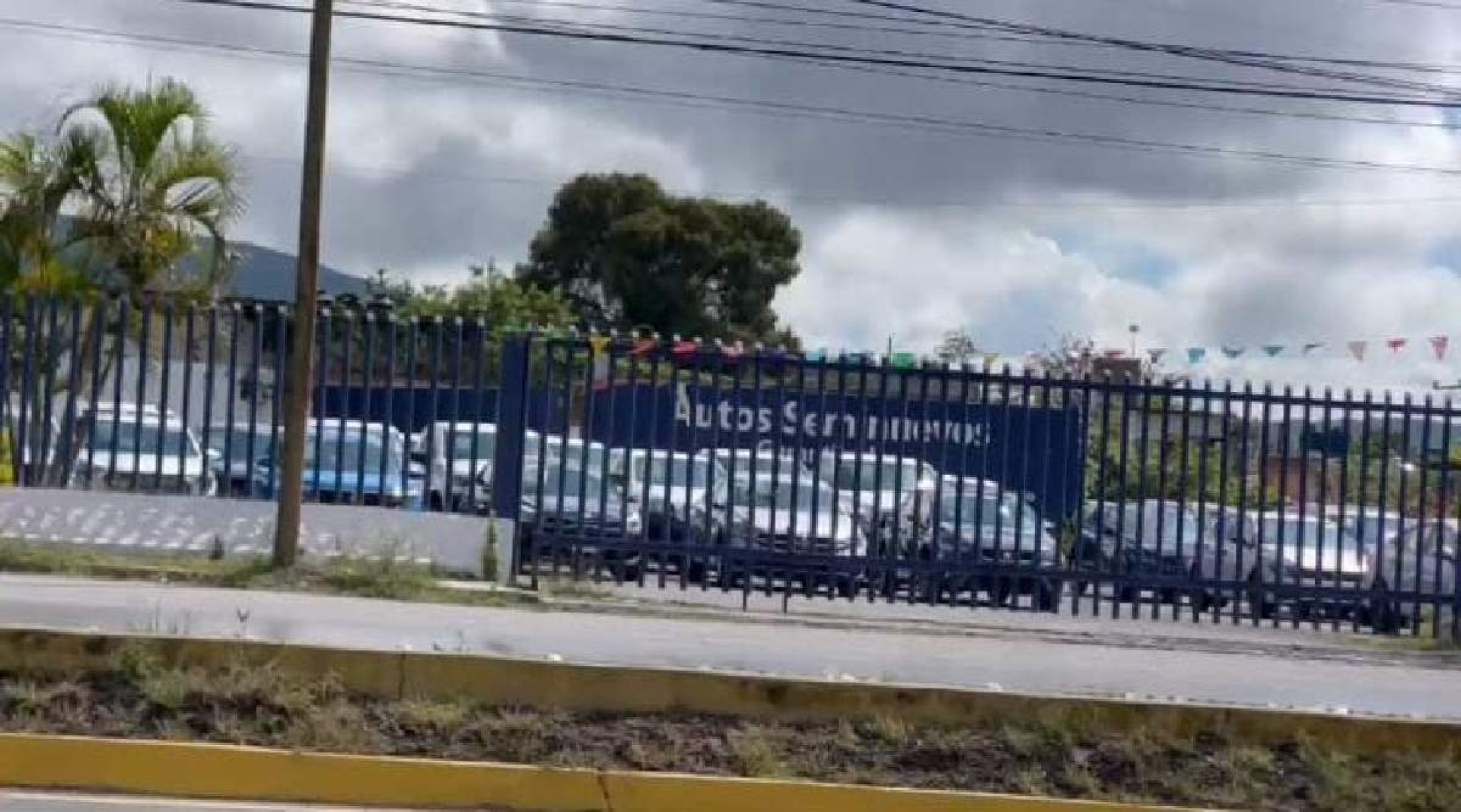 Roban vehículos en agencia de Jiutepec