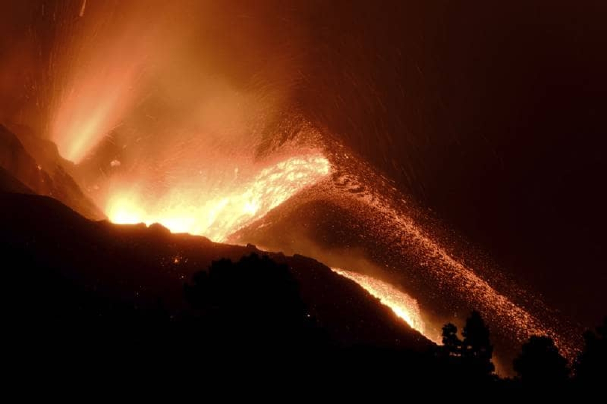 Lava del volcán "Cumbre Vieja" amenaza nuevas áreas
