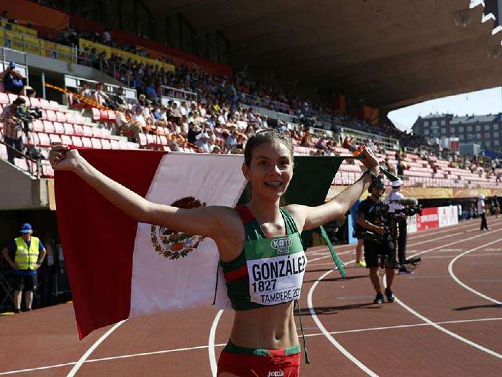 Alegna González consigue histórico oro para México en marcha
