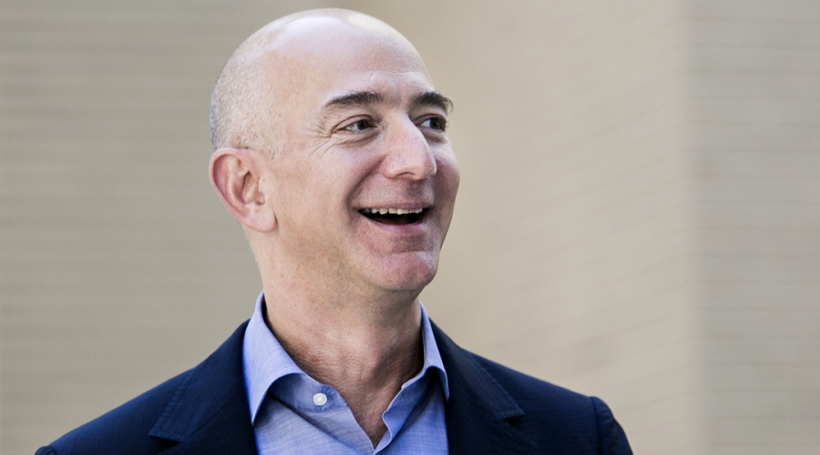 Jeff Bezos es ahora el hombre más rico de la historia
