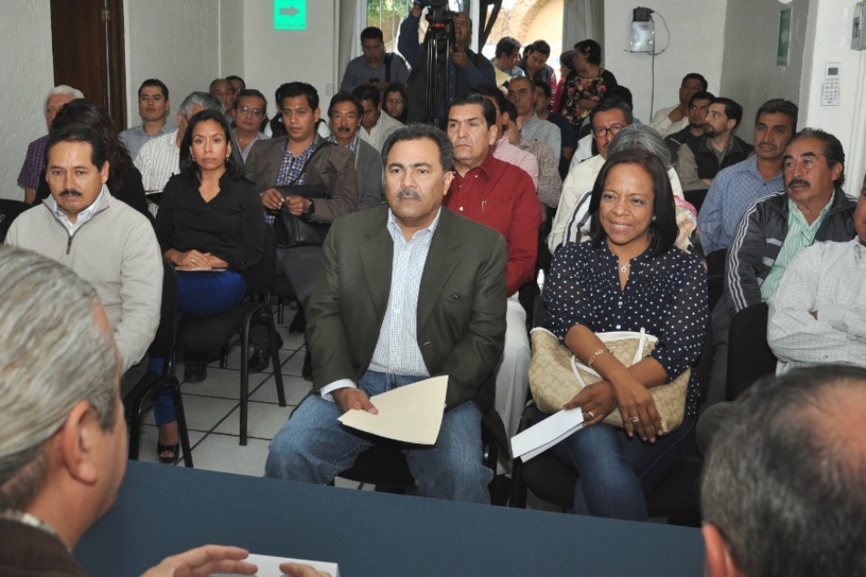 Militantes de Puente de Ixtla causan destrozos en el PRI estatal