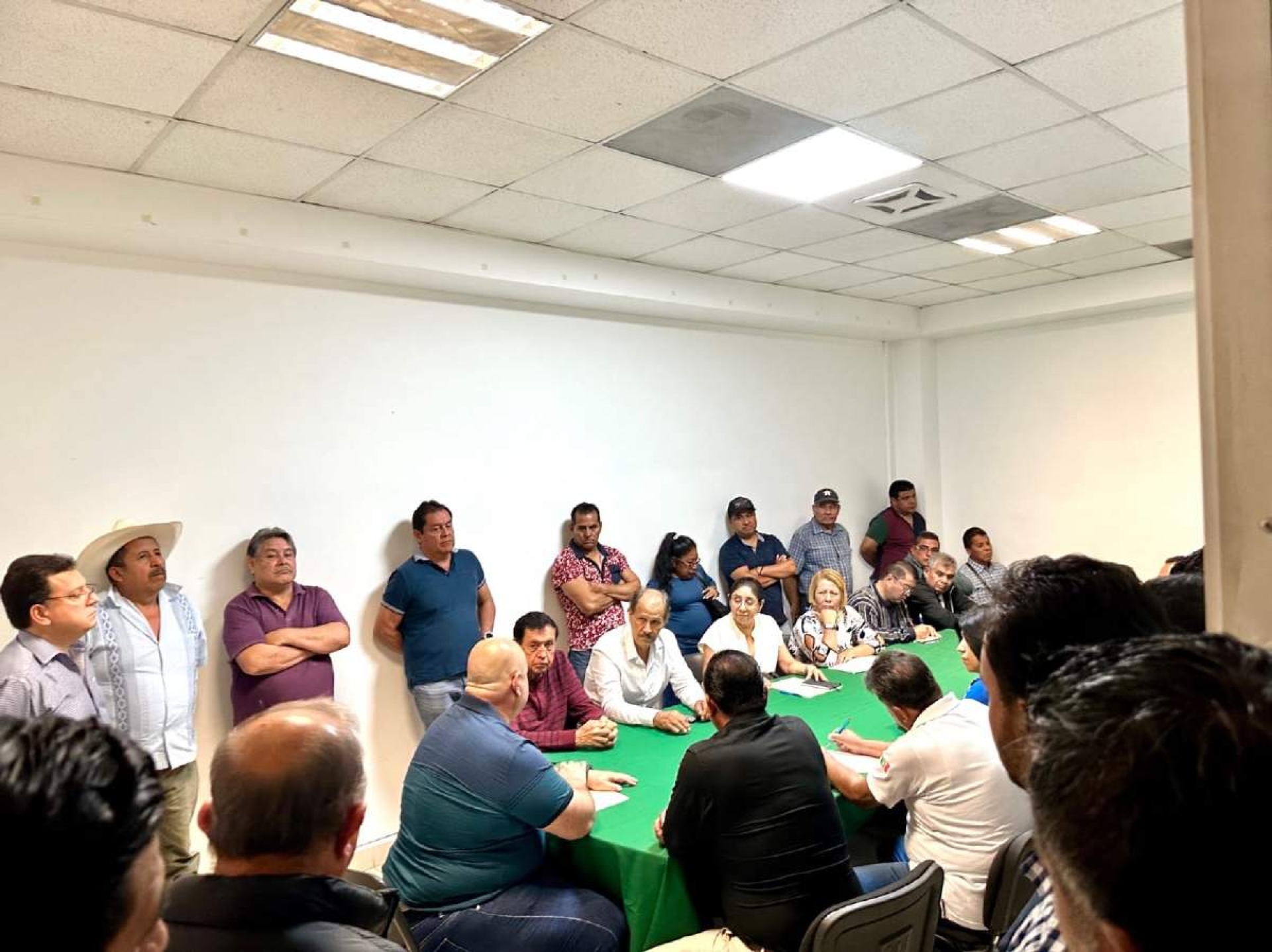 Piden reordenar el transporte público