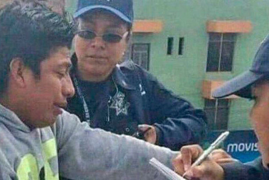 Llama al 911 para denunciar que su novia le rompió el corazón