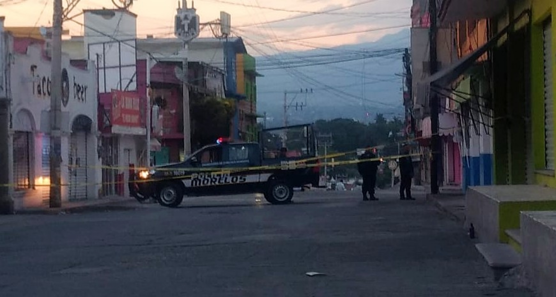 Seis muertos y una mujer herida tras ataque armado en la colonia Tres de Mayo, en Zapata