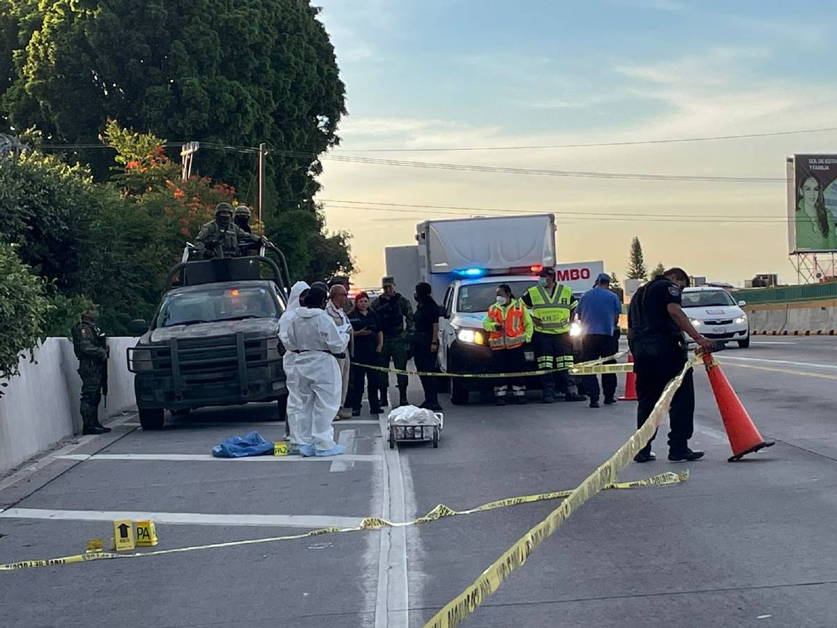 Hallan un cadáver sobre el Paso Exprés