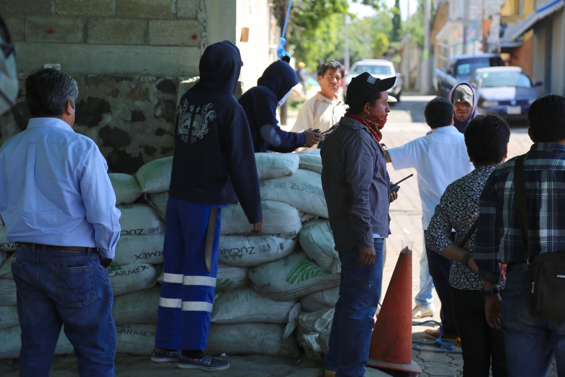 Retienen a dos hombres dominicanos en Metepec