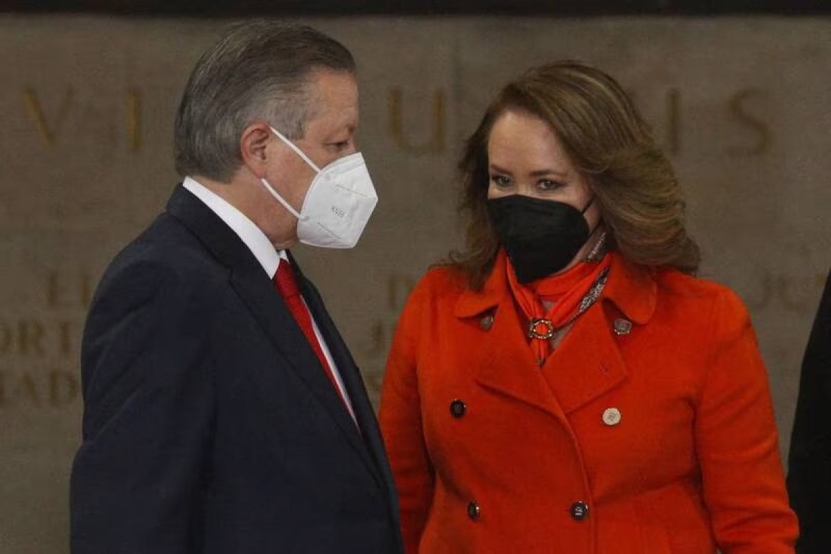 Yasmín Esquivel podrá presentar alegatos de defensa en investigación sobre plagio: Graue