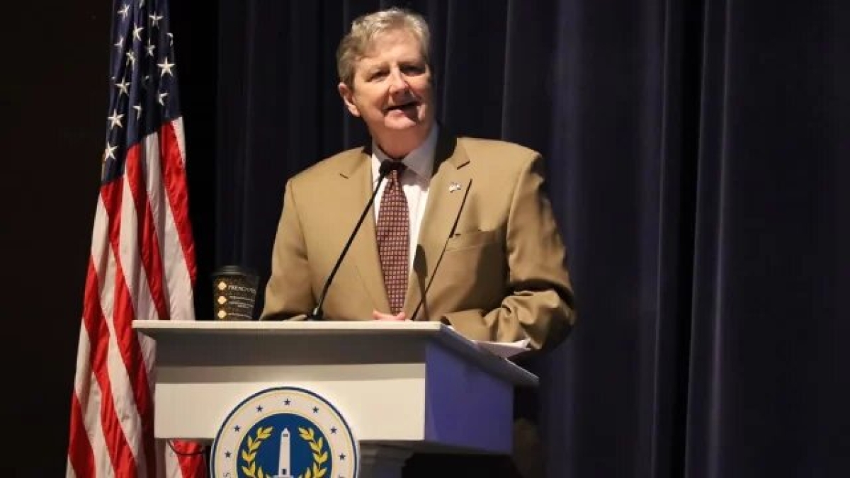 'Sin EU, México comería comida para gato', afirma senador Kennedy