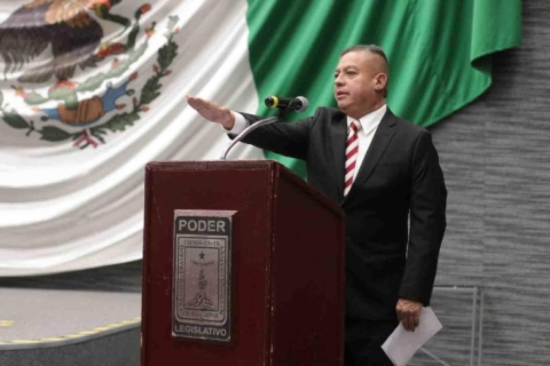 'La losa' de Arturo Loza