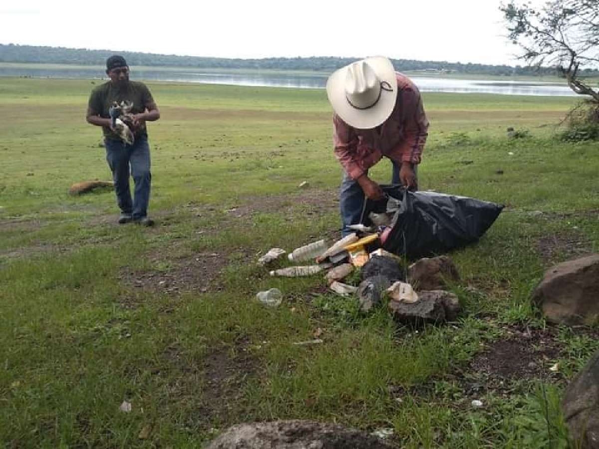 Mantienen jornadas de limpieza en lagunas de Coatetelco y El Rodeo