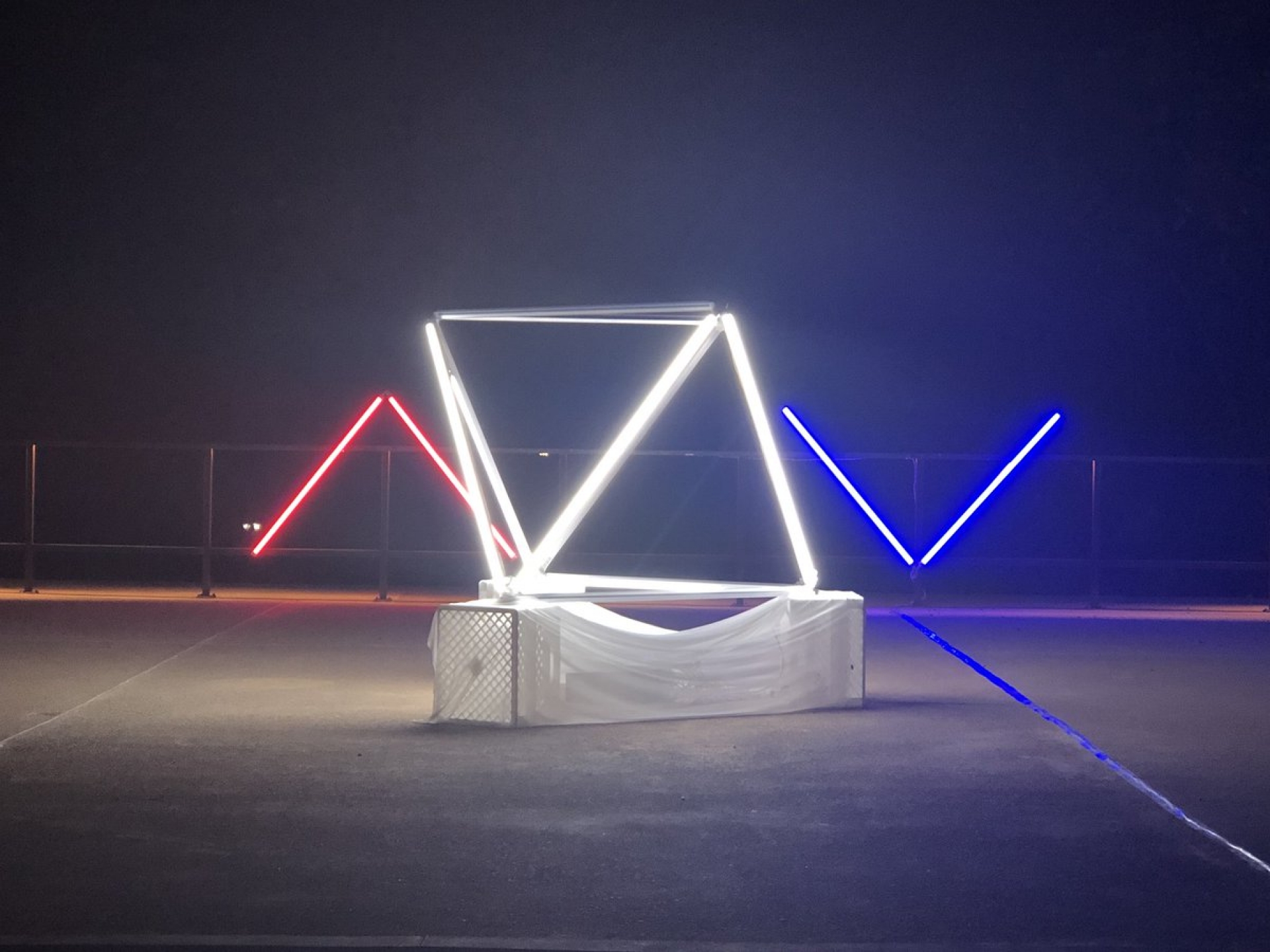 La luz, un pretexto para propiciar el beneficio social