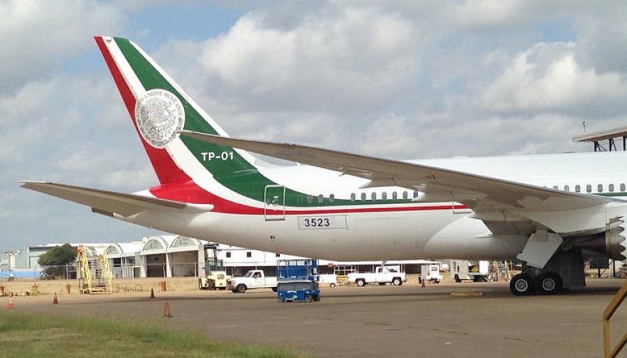 Colores de la bandera 'al revés' en avión presidencial, no es error