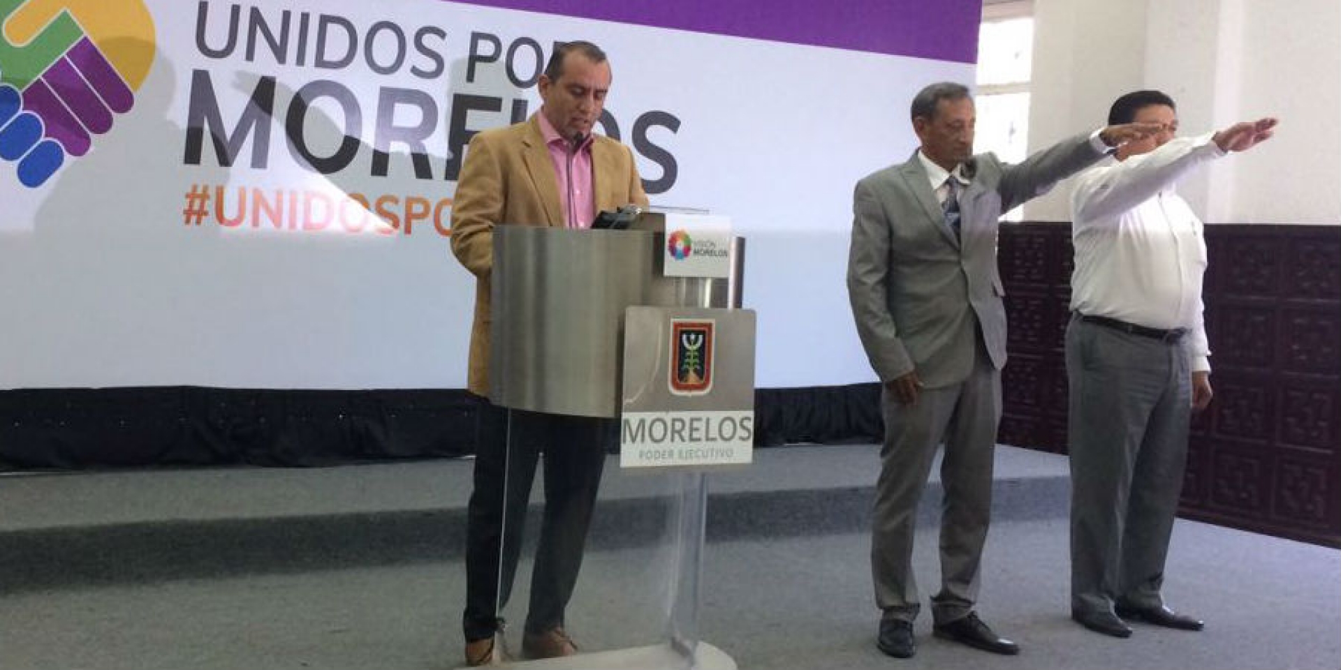 Toman protesta a secretario de Movilidad y Transporte y a director de Gobierno