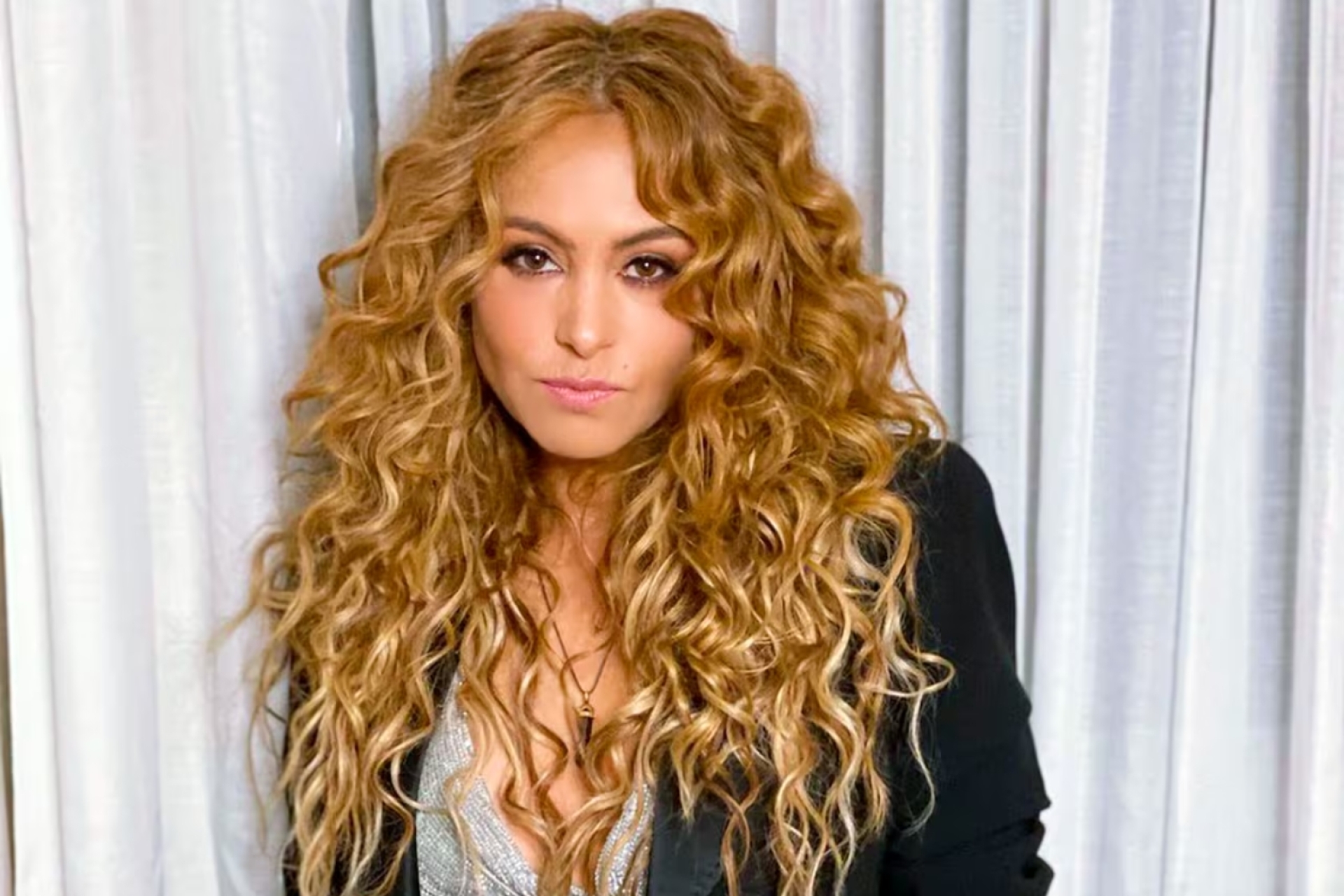 Paulina Rubio es desalojada de su mansión en Miami tras presunta deuda millonaria y daños a la propiedad