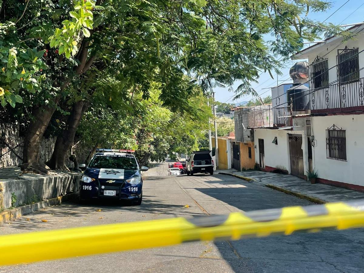Acribillan a automovilista en Flores Magón