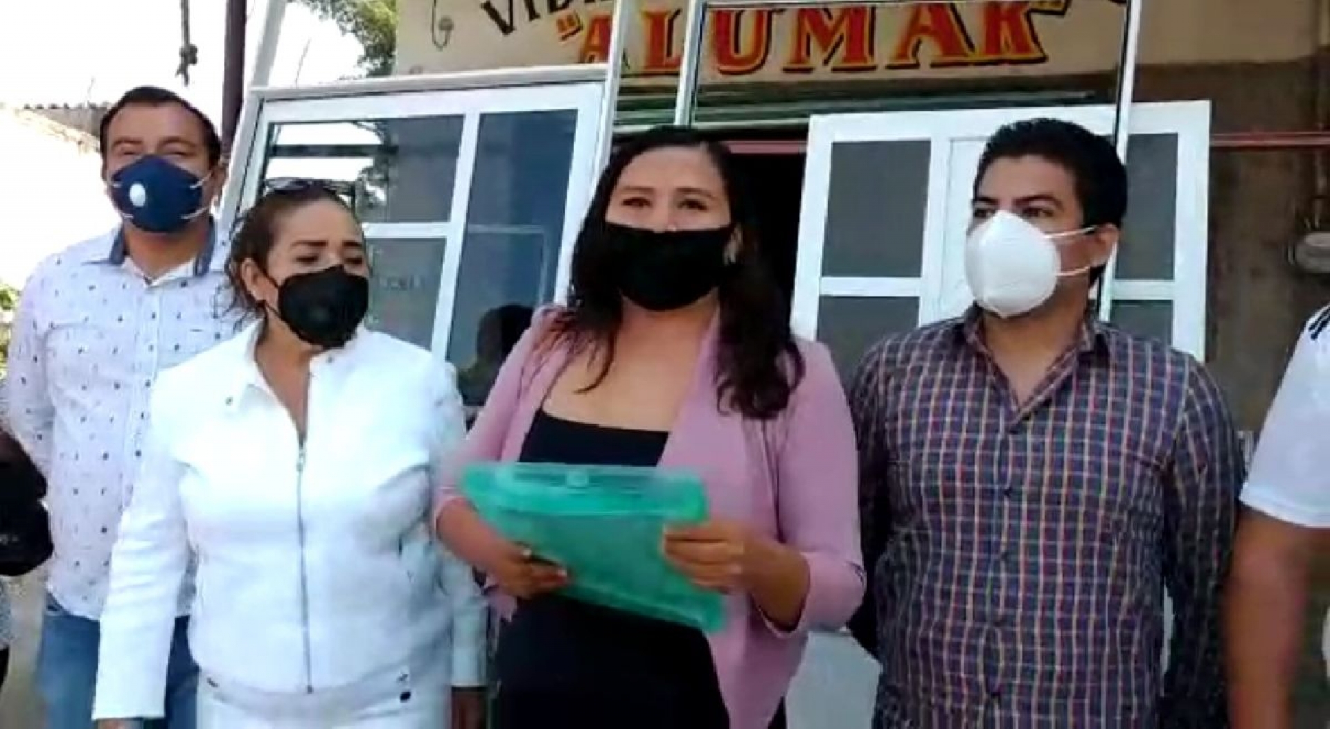 Profesores respaldan a nueva directora de primaria de Xoxocotla