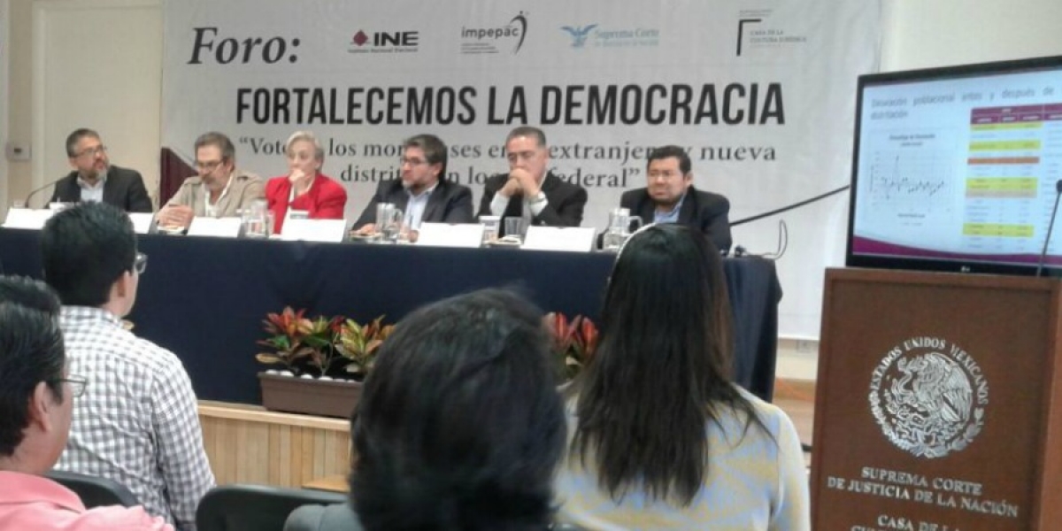 Realizan foro "Fortalecemos la democracia"