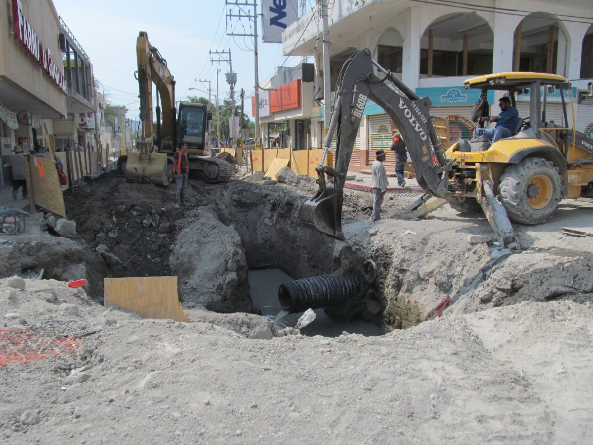 En abril podría concluir etapa de introducción de tuberías en avenida principal de Jojutla