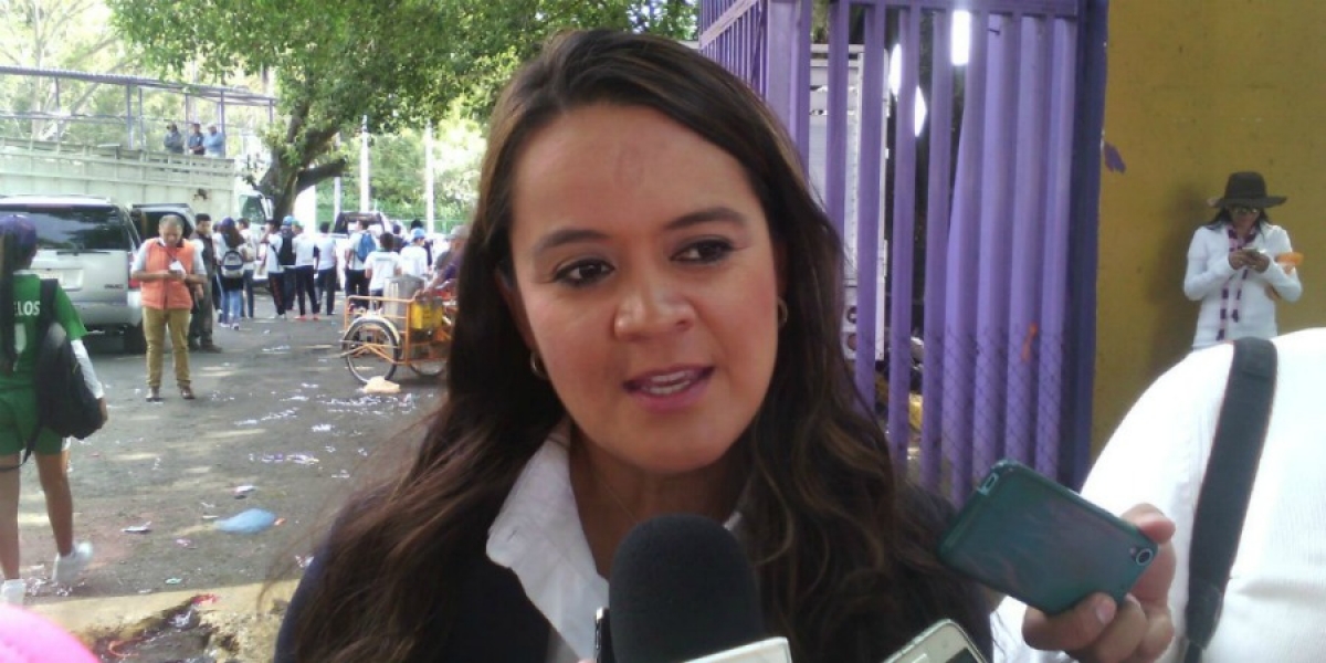 Llama Jacqueline Guerra a denunciar irregularidades en el cobro de acceso a unidades deportivas