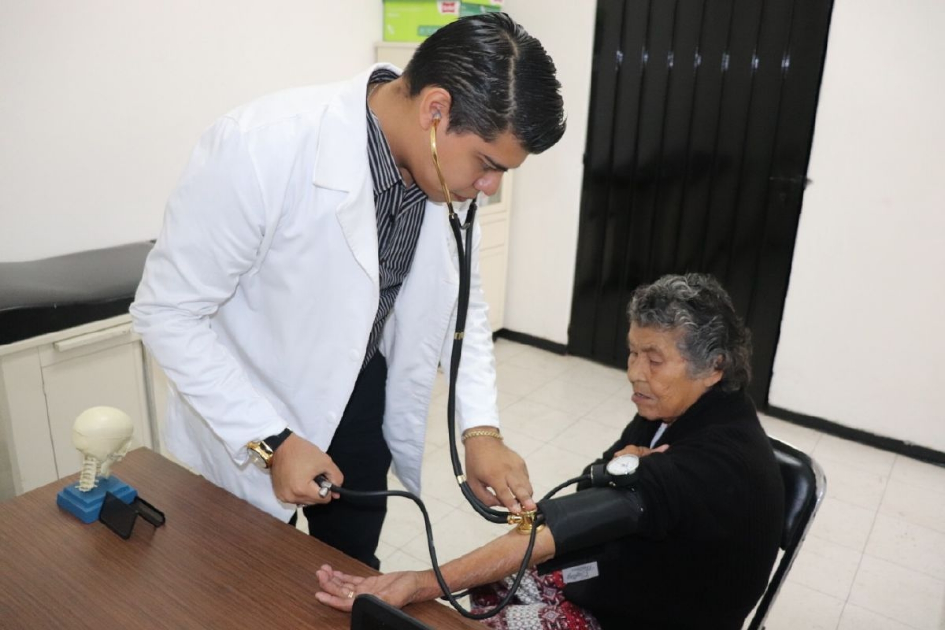 Ofrece Indem consultas médicas en el Centenario