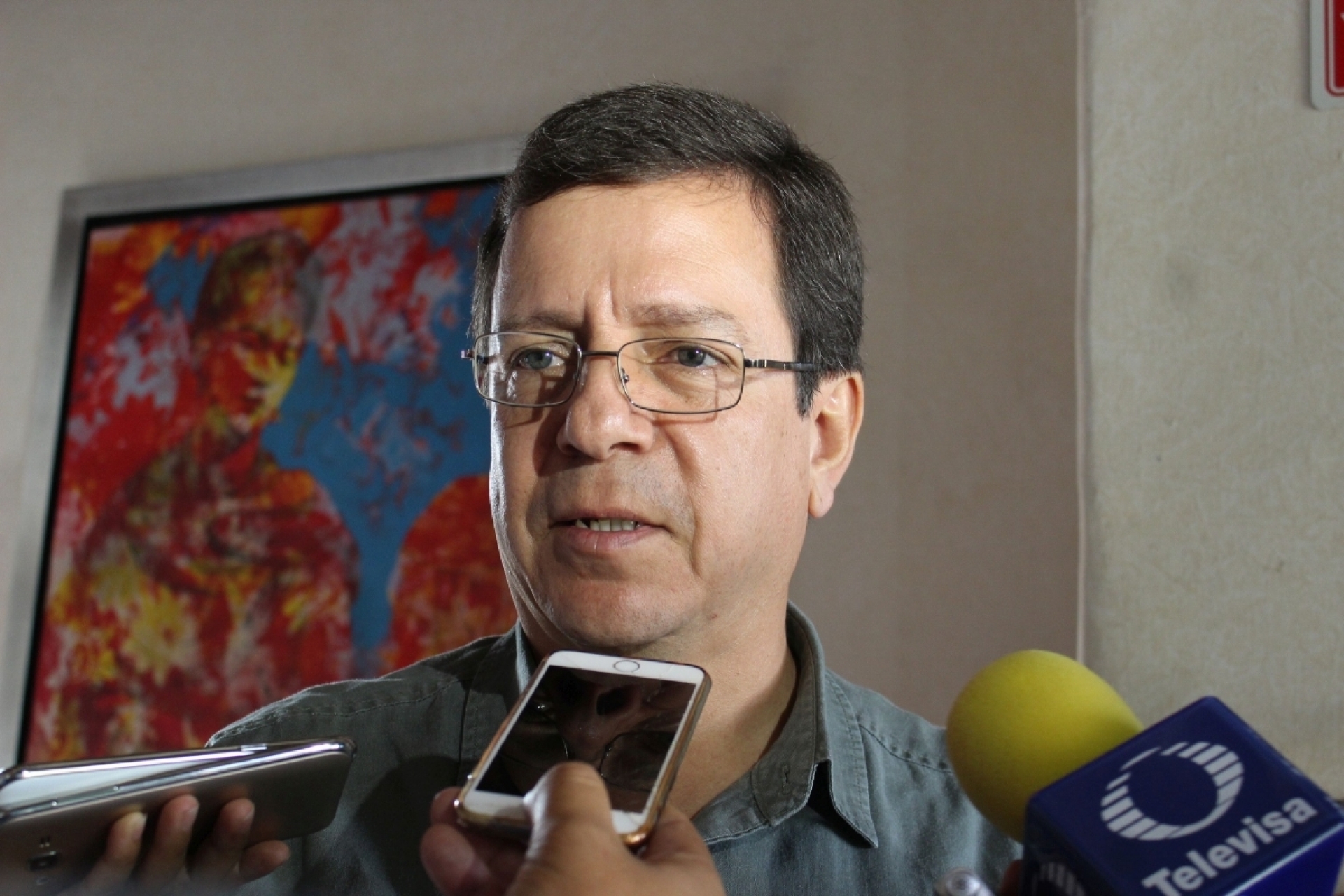 Aumentarán salario a policías con menos ingresos